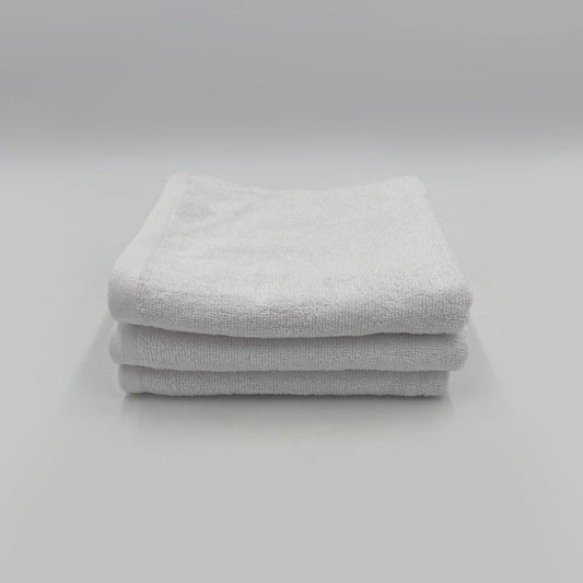 Fehér szállodai minőségű törölköző 400GSM anyagból 50x100 cm