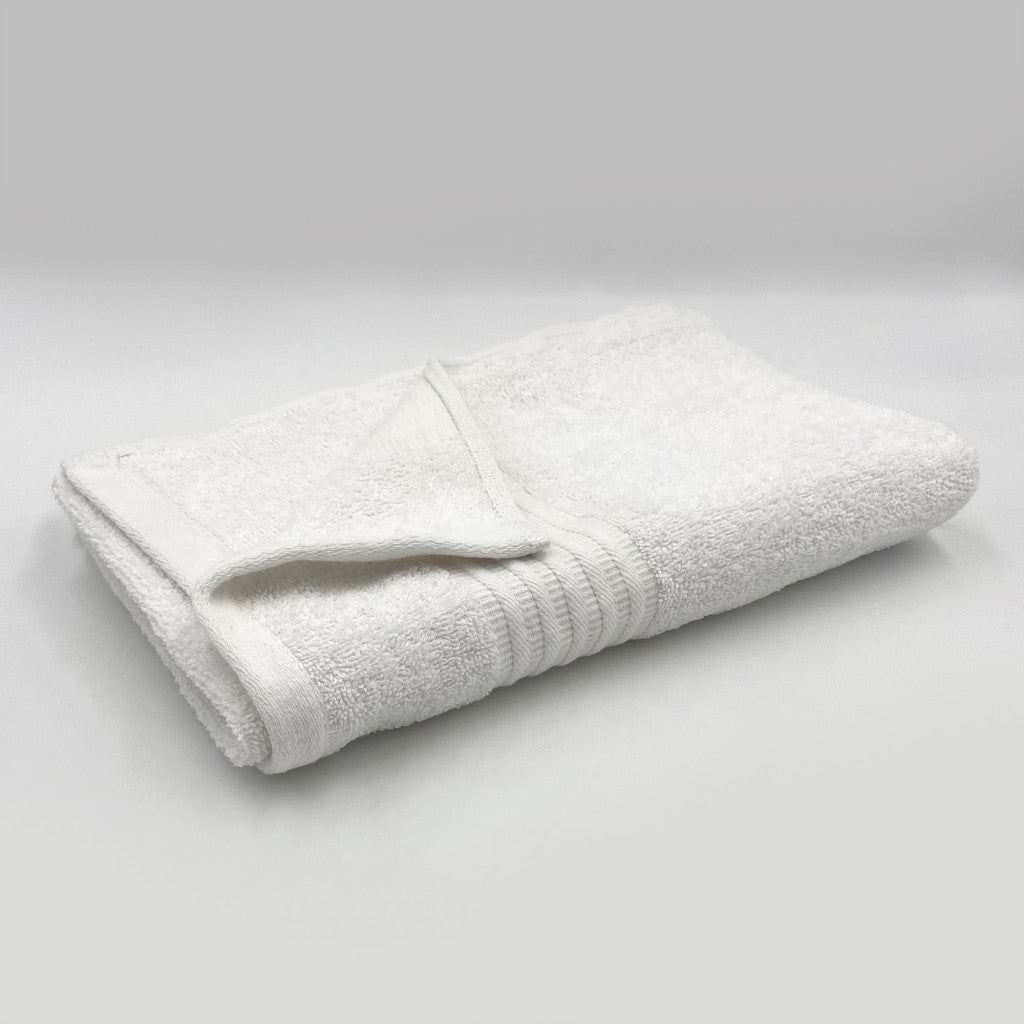 Fehér prémium szállodai minőségű törölköző 420GSM anyagból 70x140 cm